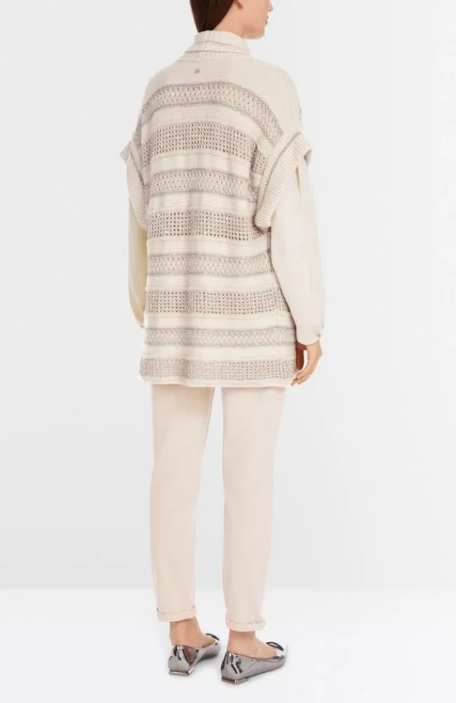 Gilet knitted in Germany
