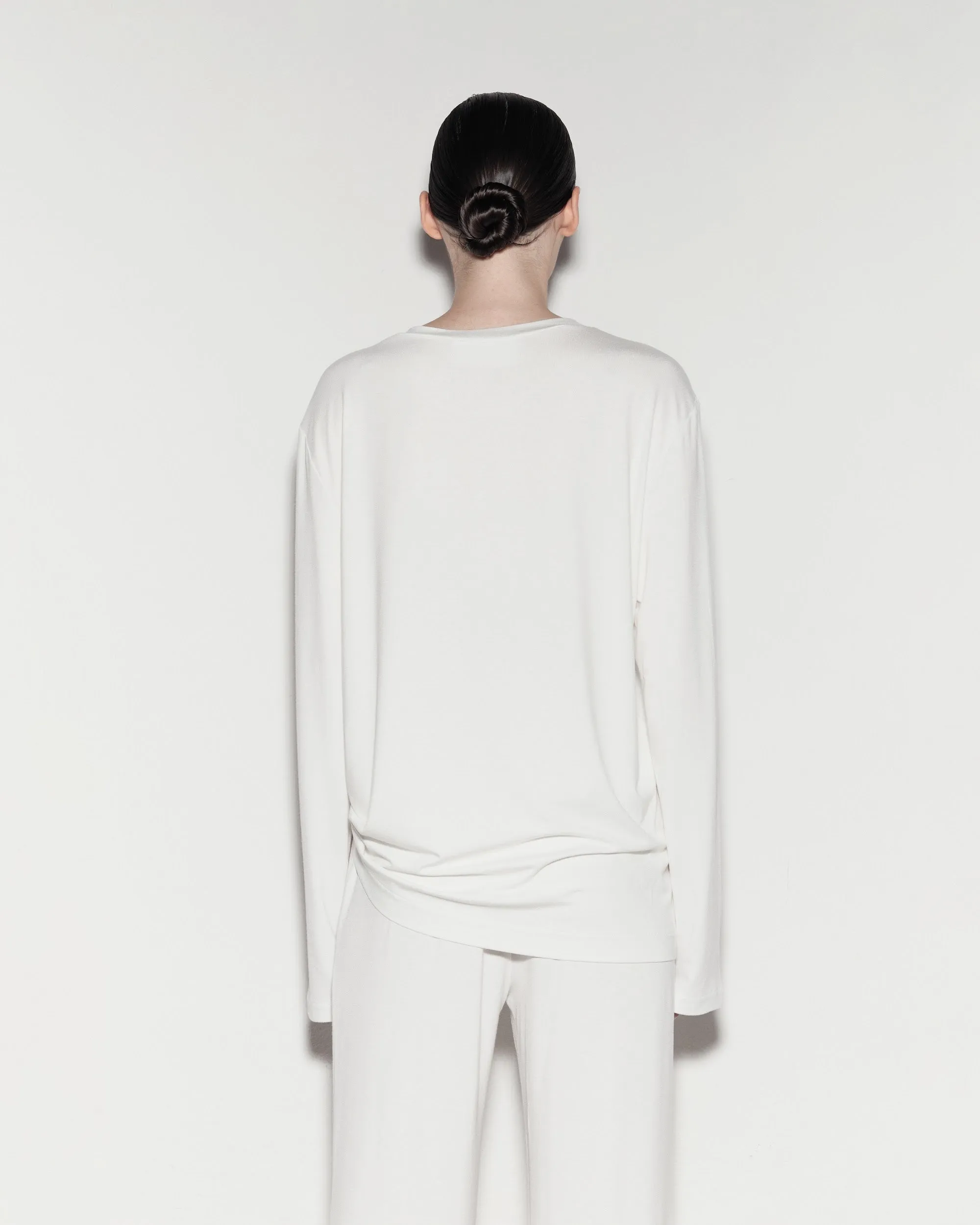LONGSLEEVE. BÍLÝ