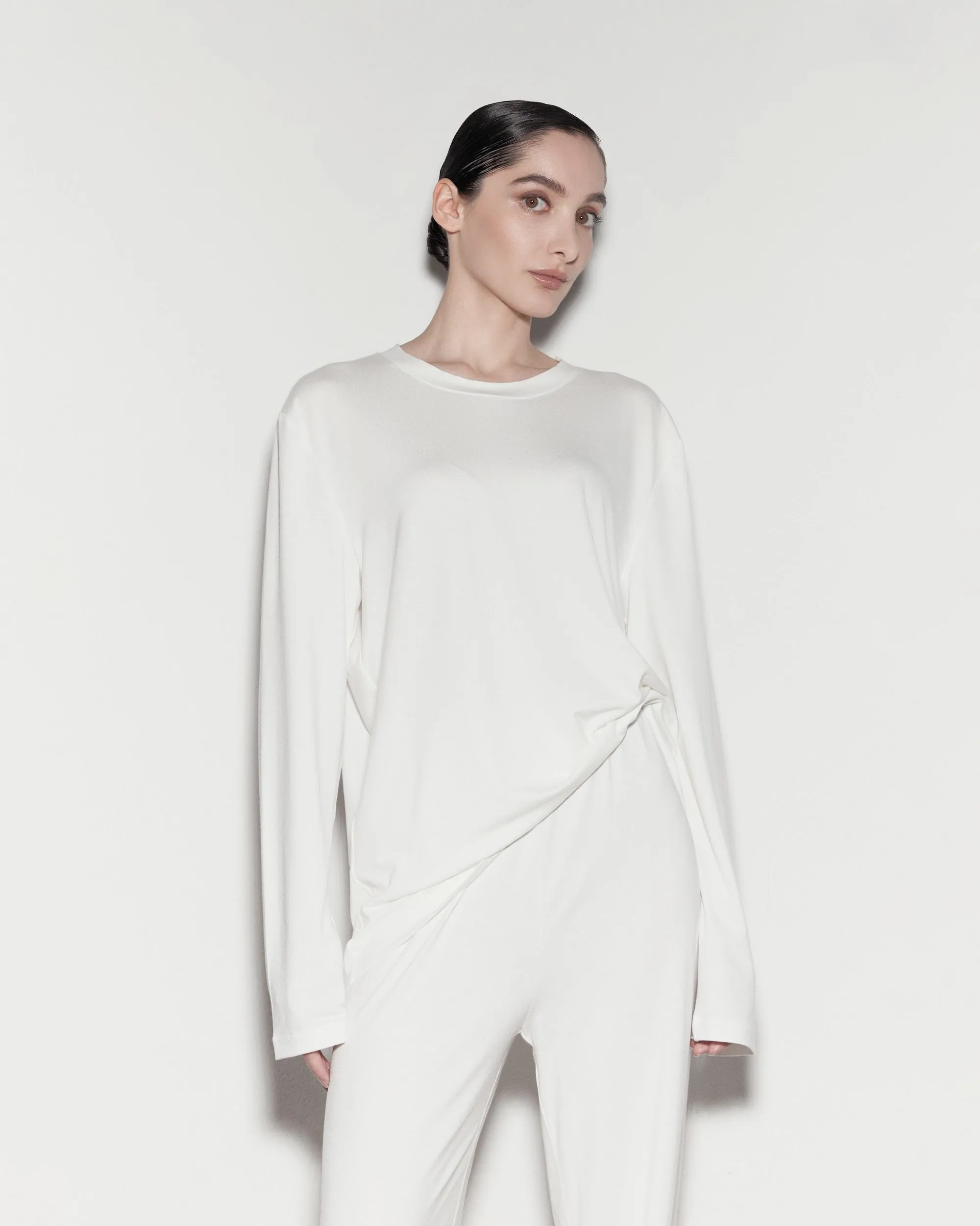 LONGSLEEVE. BÍLÝ