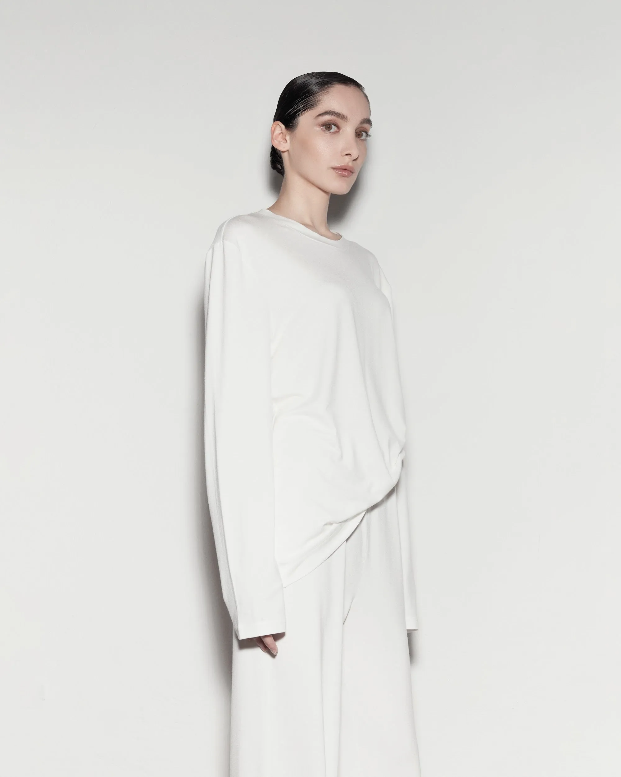 LONGSLEEVE. BÍLÝ