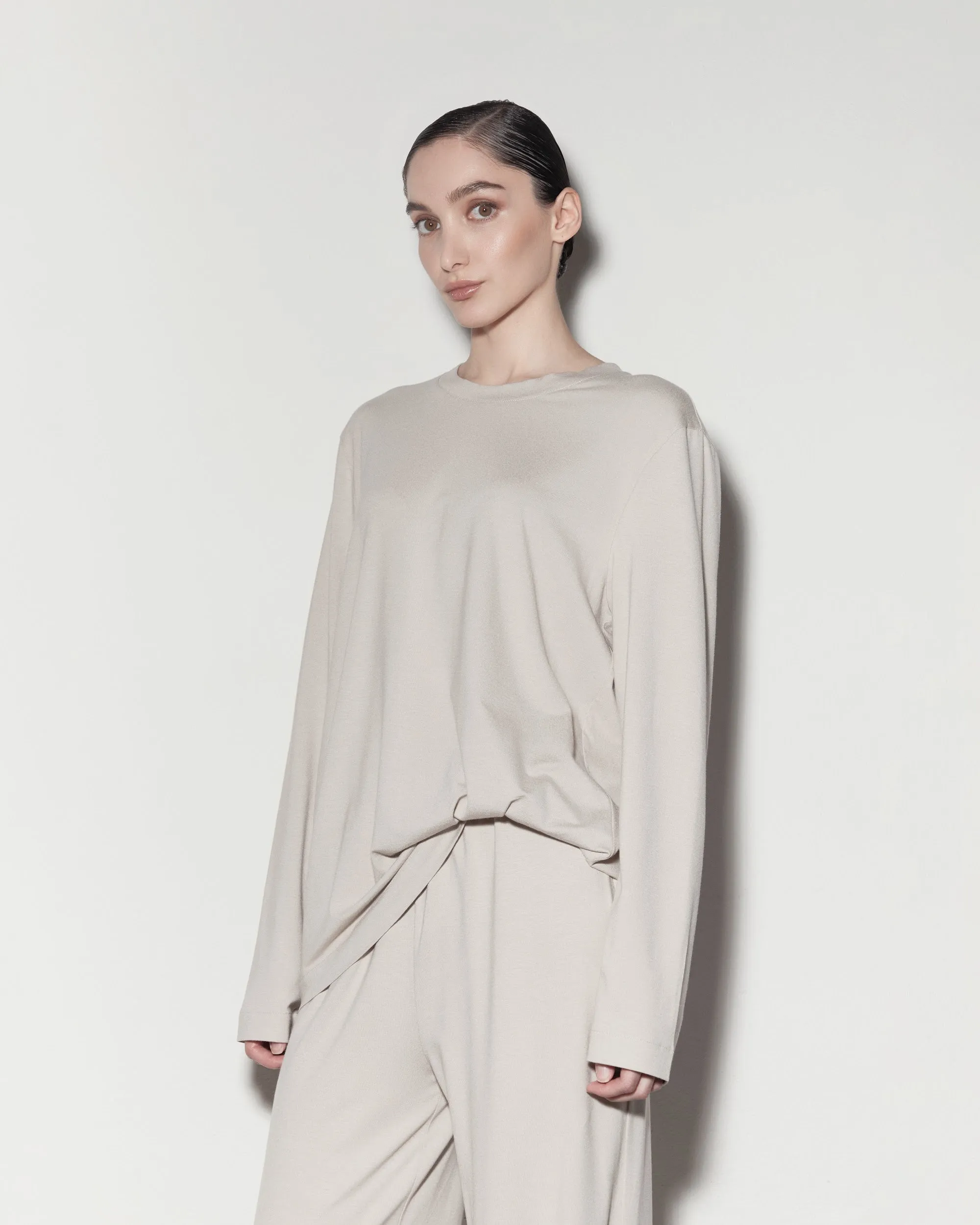 LONGSLEEVE. BÉŽOVÝ