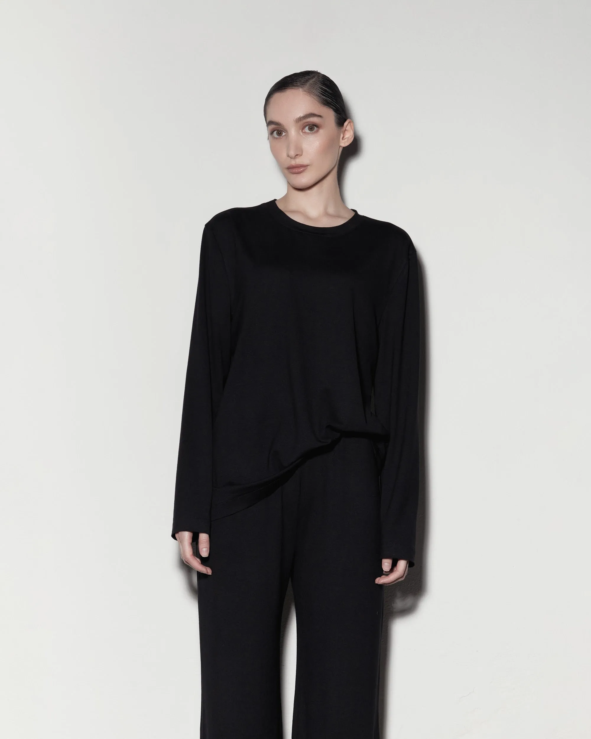 LONGSLEEVE. ČERNÝ