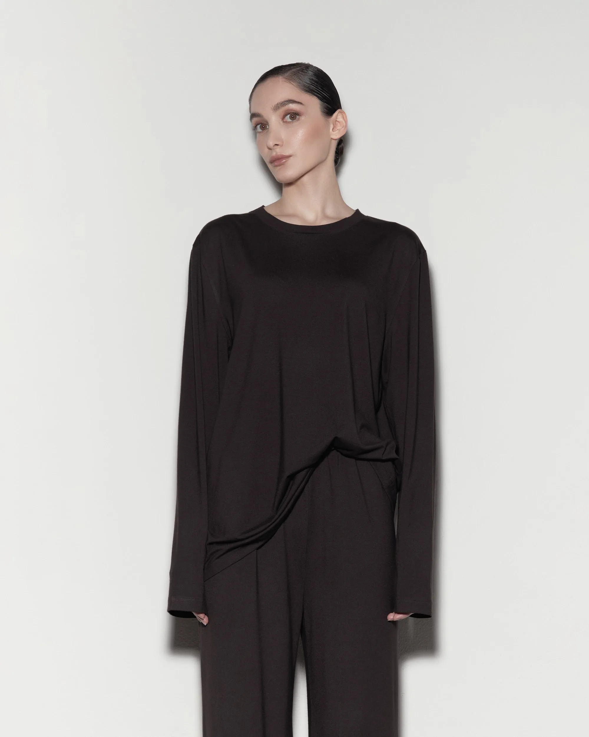 LONGSLEEVE. HNĚDÝ