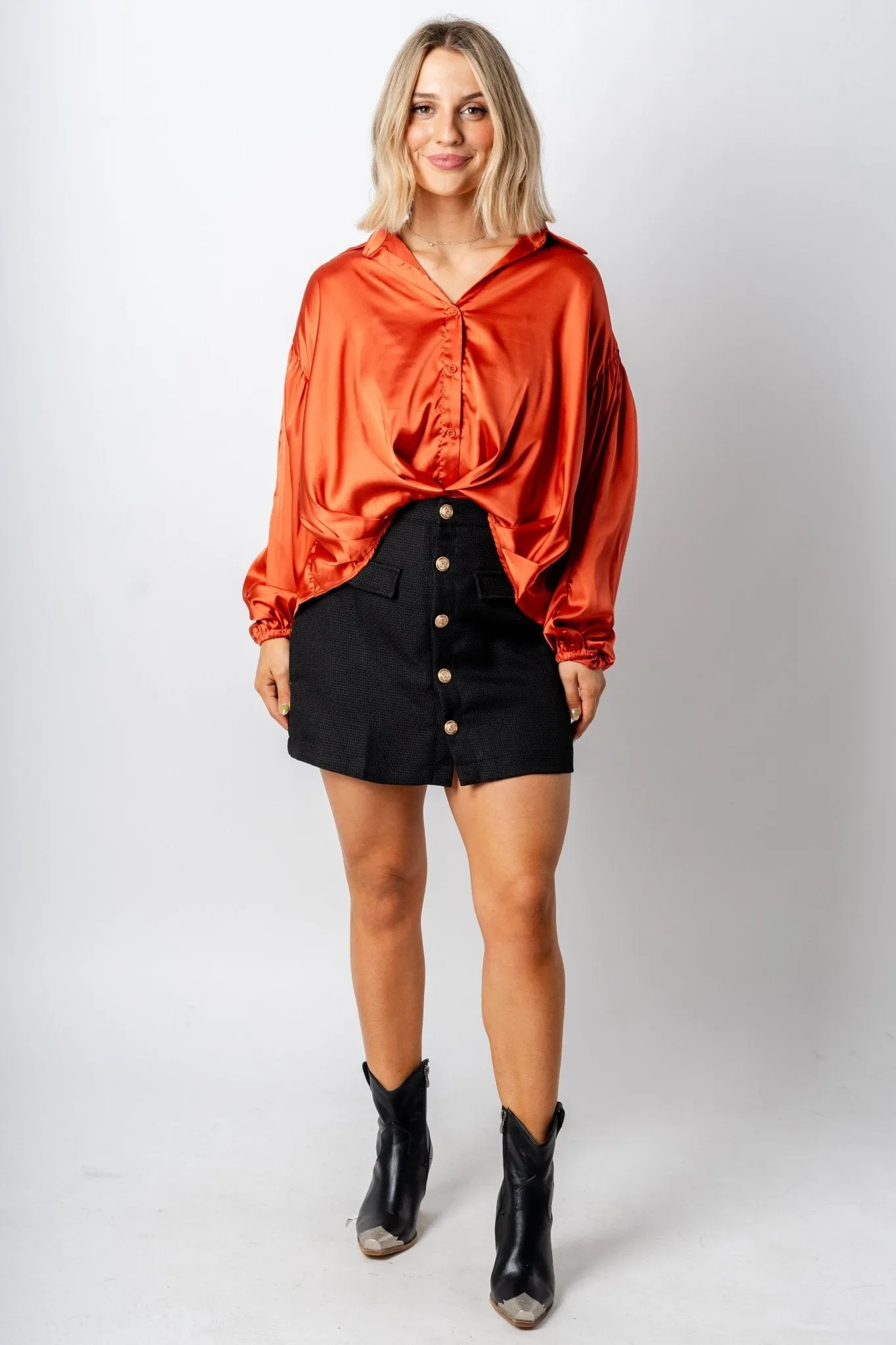 Pleated sleeve blouse rust