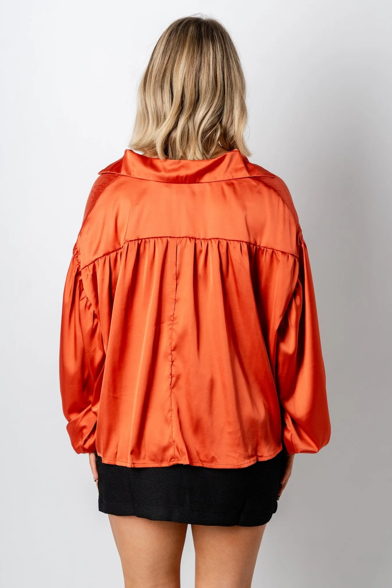 Pleated sleeve blouse rust