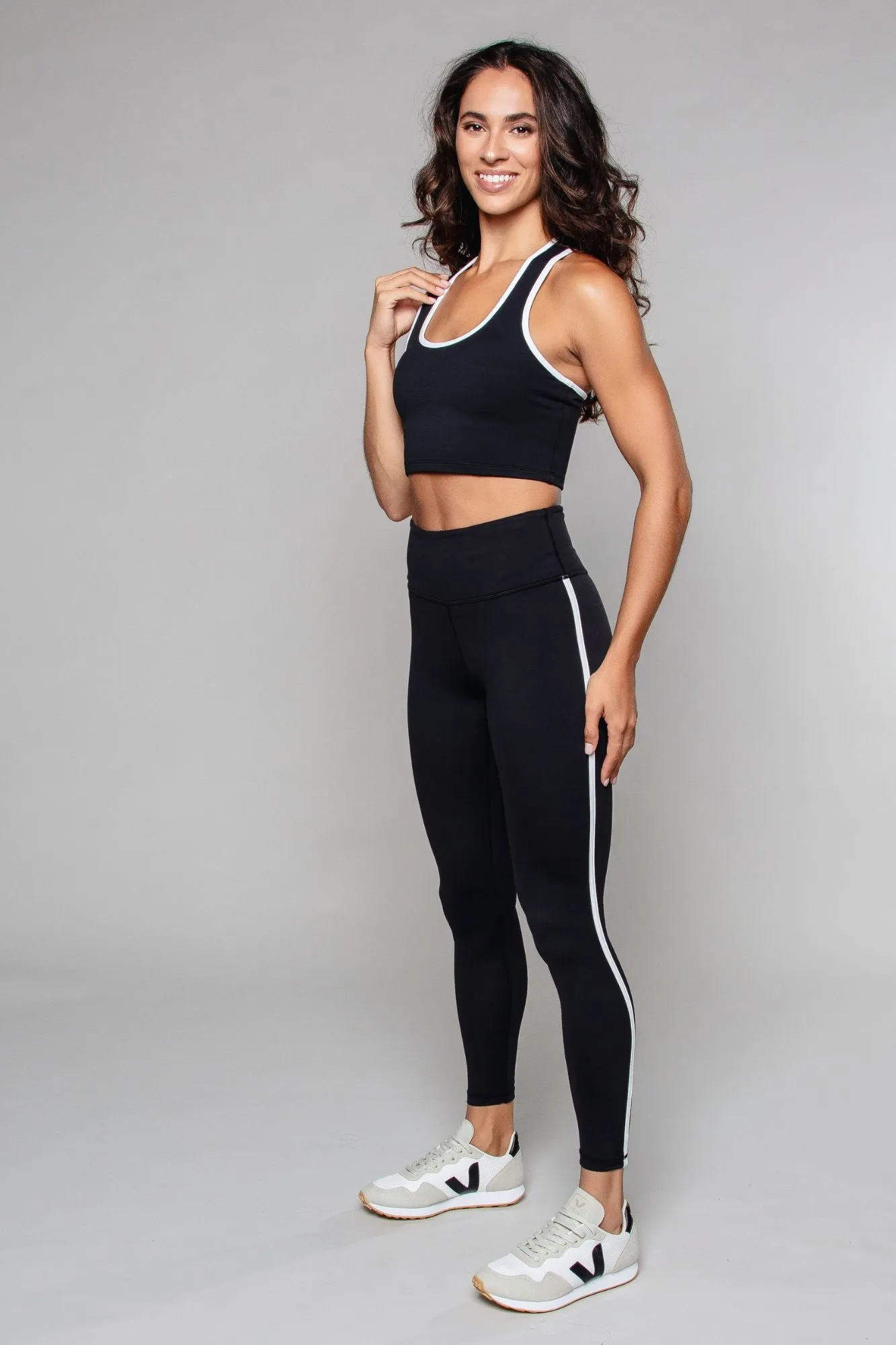 Stride Piped High Waisted Legging Black / White