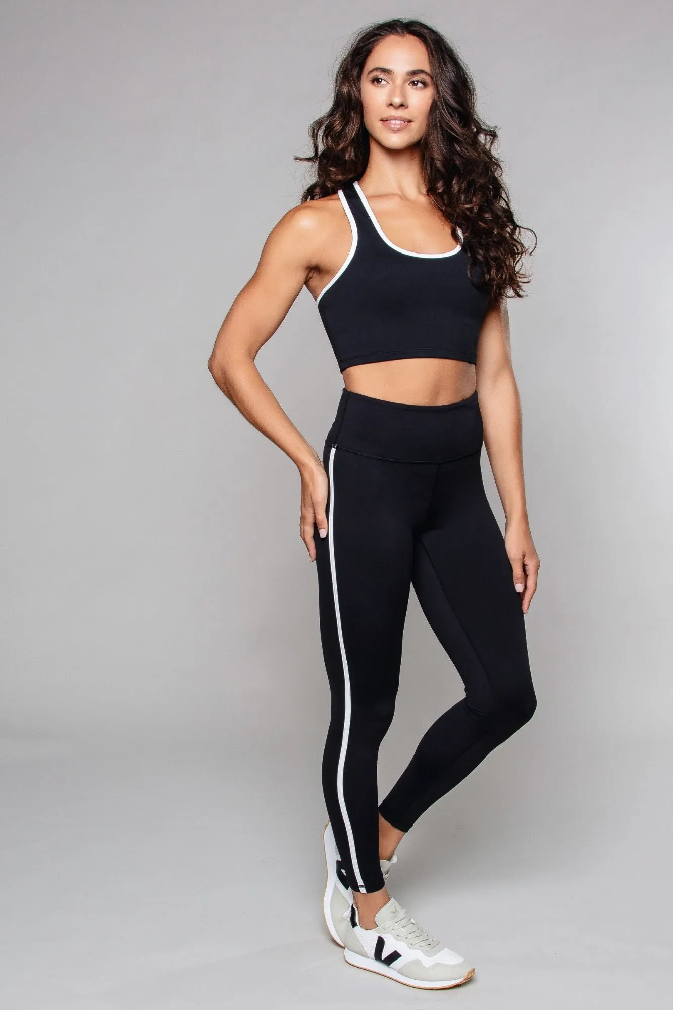 Stride Piped High Waisted Legging Black / White